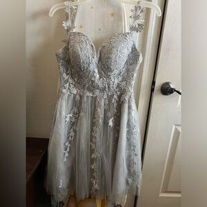 Quince/Prom/Homecoming dress / Gray Size 2